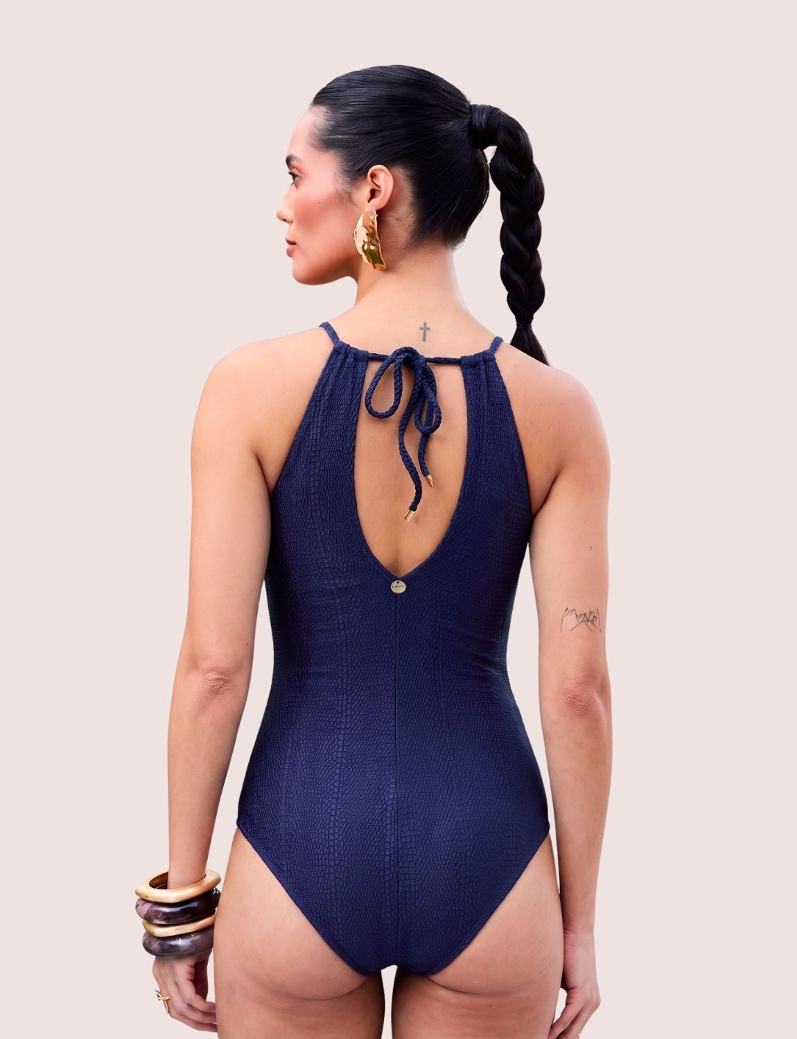 Maiô Texturizado com Gargantilha Ouro Azul Navy