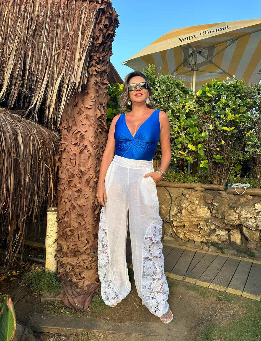 Look Completo Maiô Entrelaçado Cobalto + Calça Barra Bordado Inglês