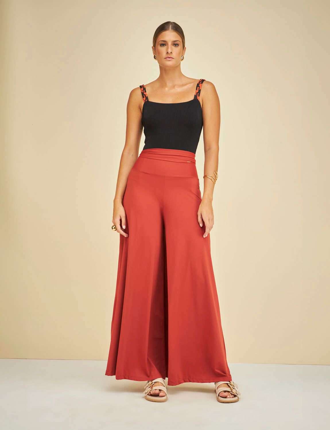 Maiô Chic Textura com Alças Macramê Preto