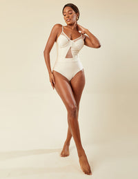 Maiô Ultra Modelador com Aro Estruturado e Tule Off