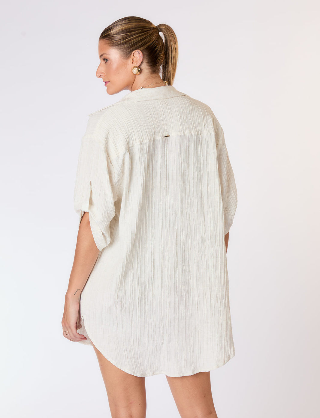 Saída Camisa Botões Nervuras em Linho Cru