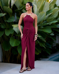 Look Completo Maiô Gargantilha + Saia Longa Bordô