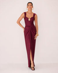 Look Completo Maiô Ouro + Saia Longa Bordô