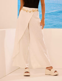 Look Completo Maiô Entrelaçado e Calça Assimétrica Fluida