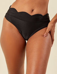 Biquíni Cropped Hot Pant Detalhes Bordado Preto