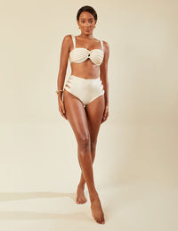 Calcinha Hot Pants Detalhes Laterais Off