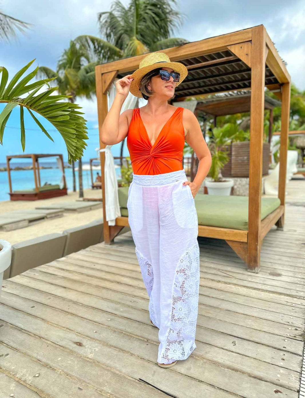 Look Completo Maiô Entrelaçãdo + Calça Barra Bordado Inglês