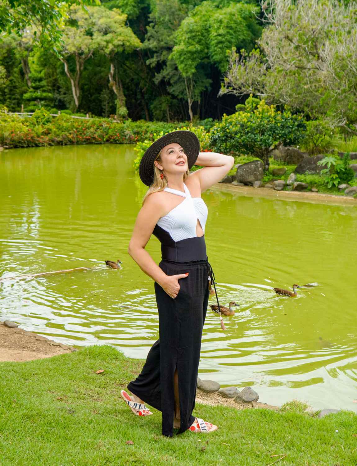 Look Completo Maiô Chic Transpassado + Calça Pantalona Rayon Preto