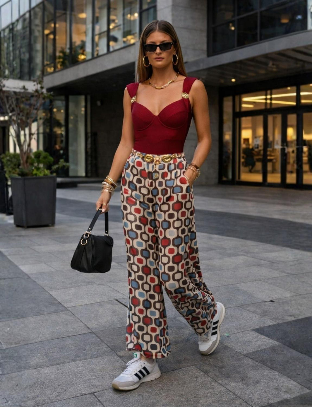 Look Completo Maiô Aro Bossa + Calça Pantalona Fluída Tule Leblon