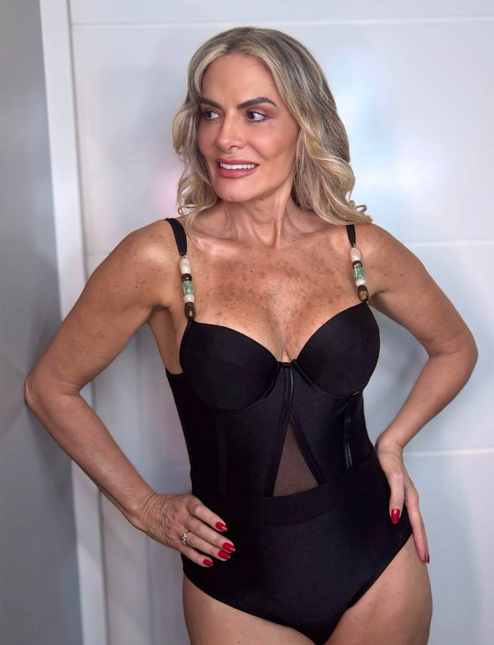 Maiô Ultra Modelador com Aro Estruturado Zahara Preto