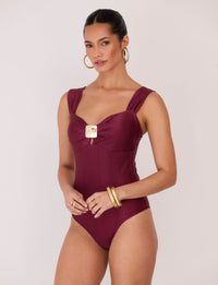 Maiô Rubi texturizado com alças largas e detalhe dourado no busto